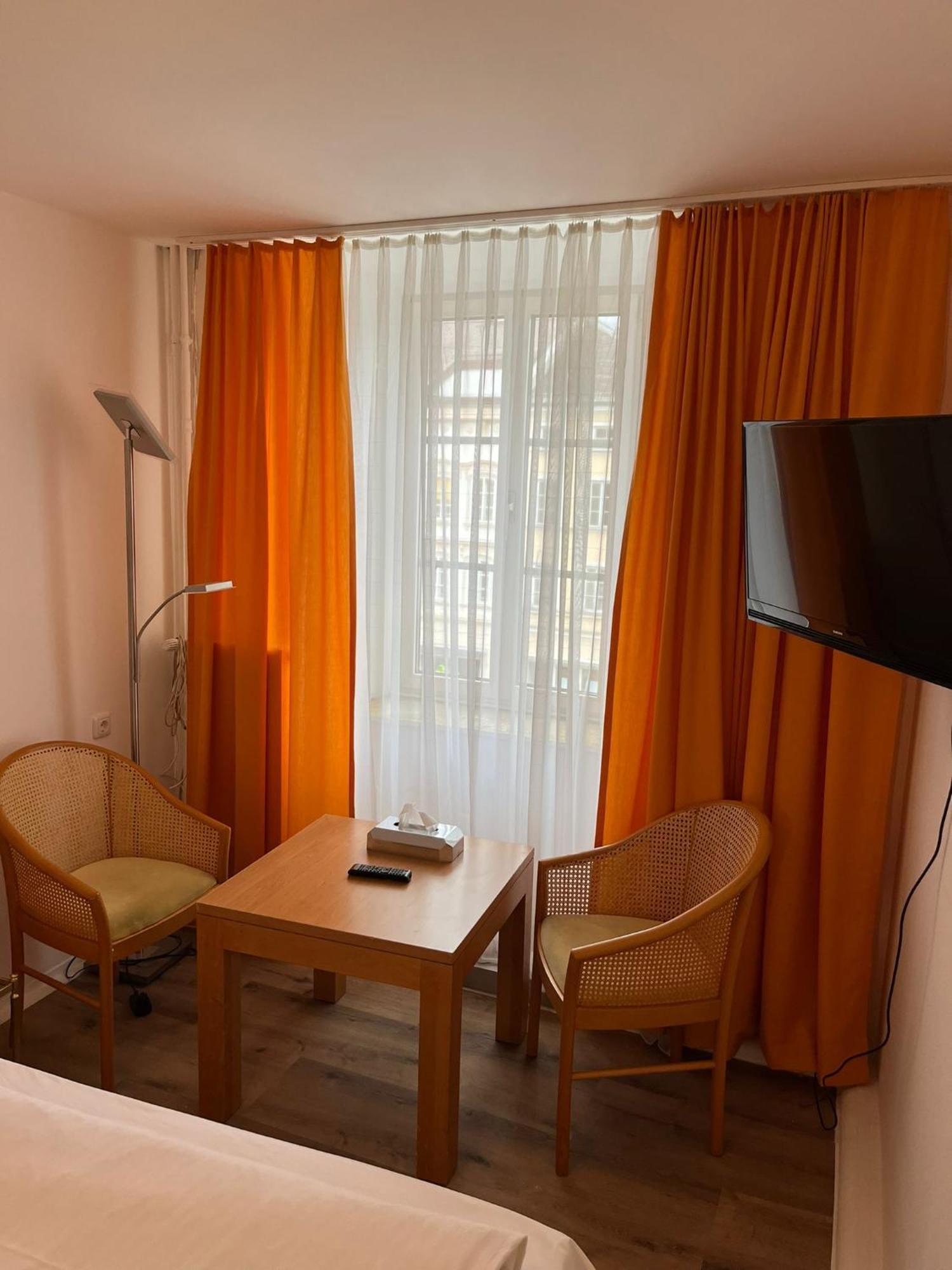 City Hotel Post 22 Браунау ам Ин Екстериор снимка
